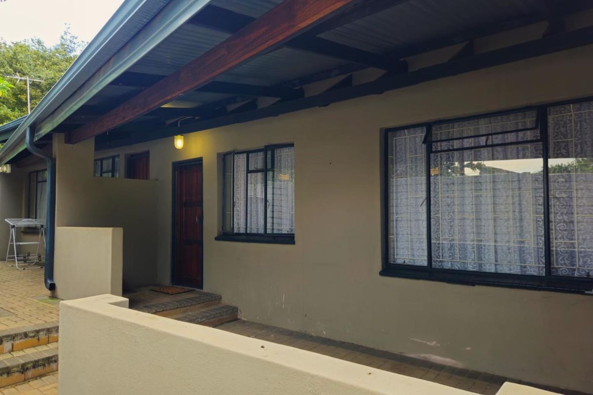 Modern  Apartment in Hartbeespoort - Photo 2