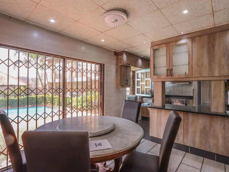 Spacious 4-Bedroom Family Home with Granny Flat, Pool & Entertainment Area - Photo 4