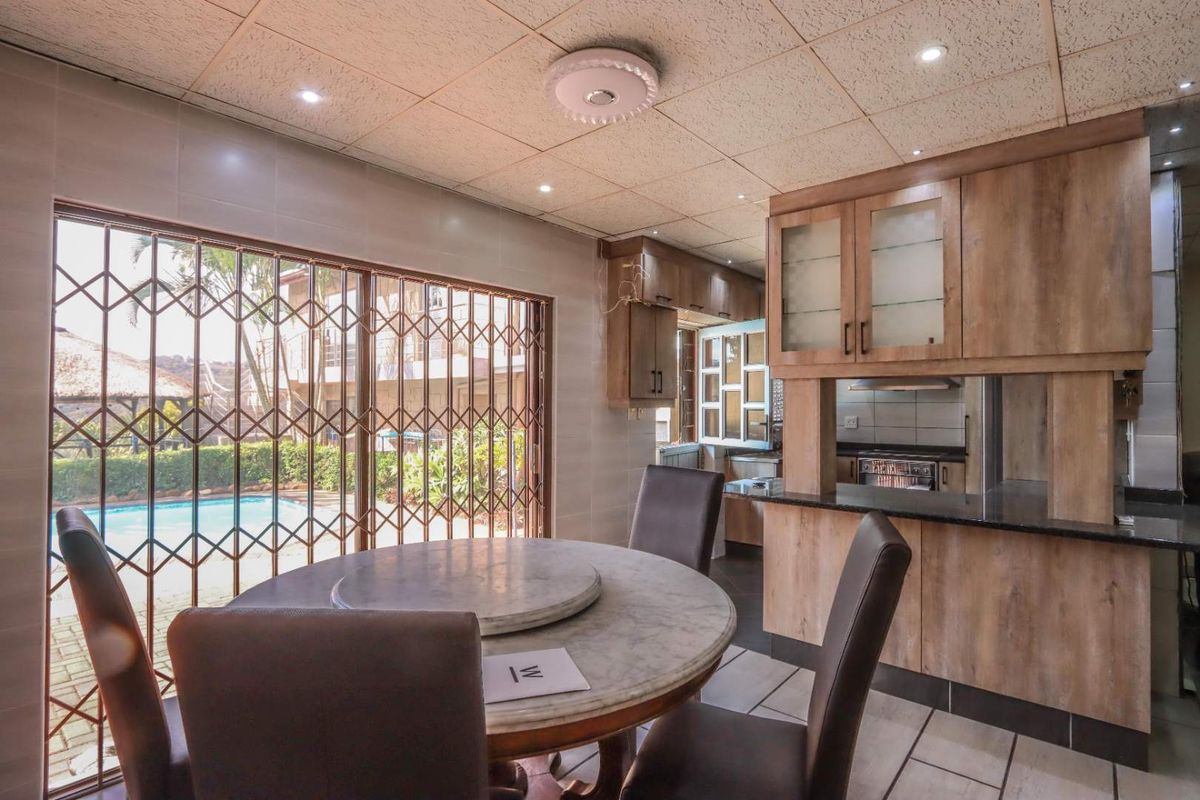 Spacious 4-Bedroom Family Home with Granny Flat, Pool & Entertainment Area - Photo 4