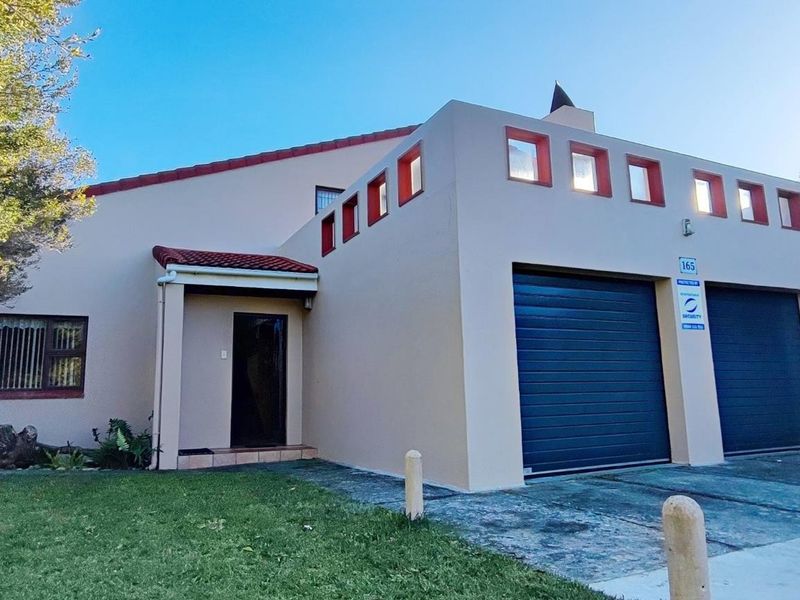 Coastal Paradise Awaits: Your Franskraal Haven Just 100 Meters from the Beach! - Photo 4