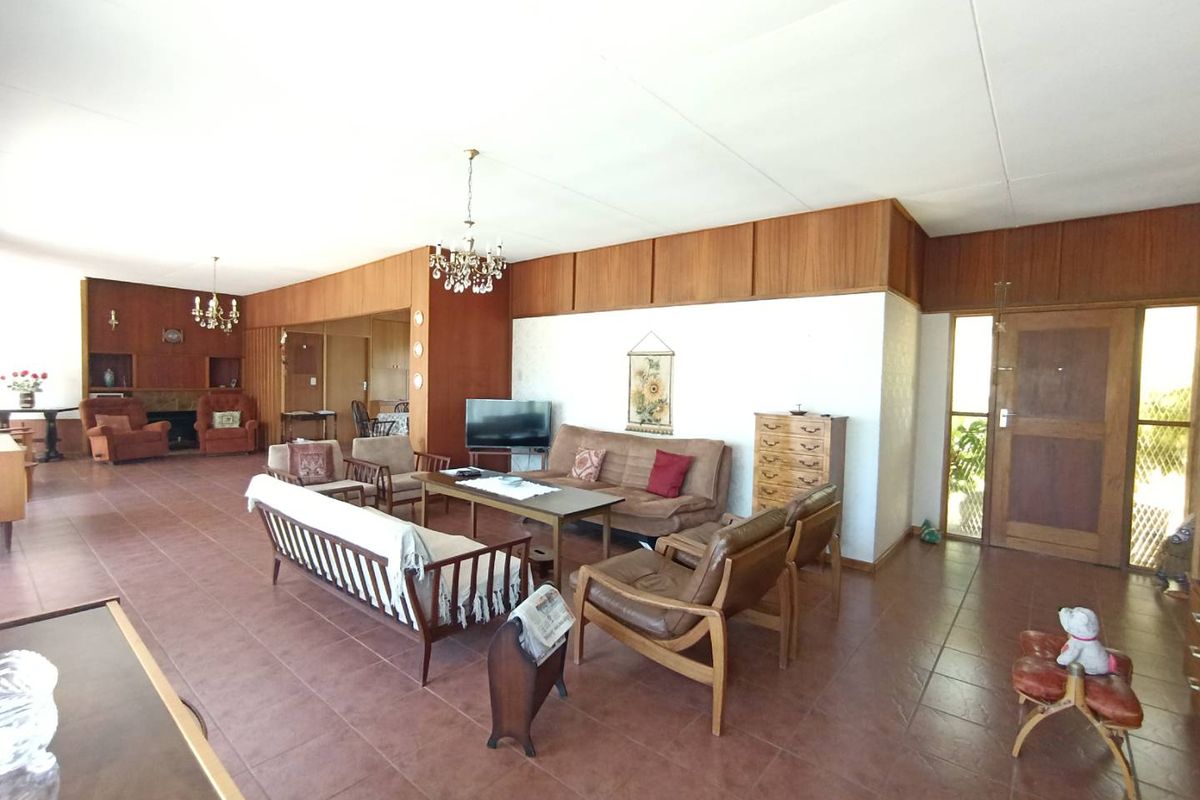 Exquisite House for sale in Klein Windhoek - Photo 3