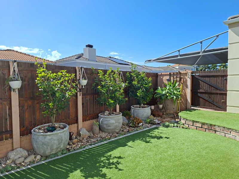 Beautiful home in secure estate - R1 650 000 - Photo 4