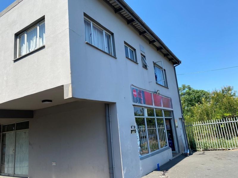 Modern Comforts and Prime Location! - Photo 3