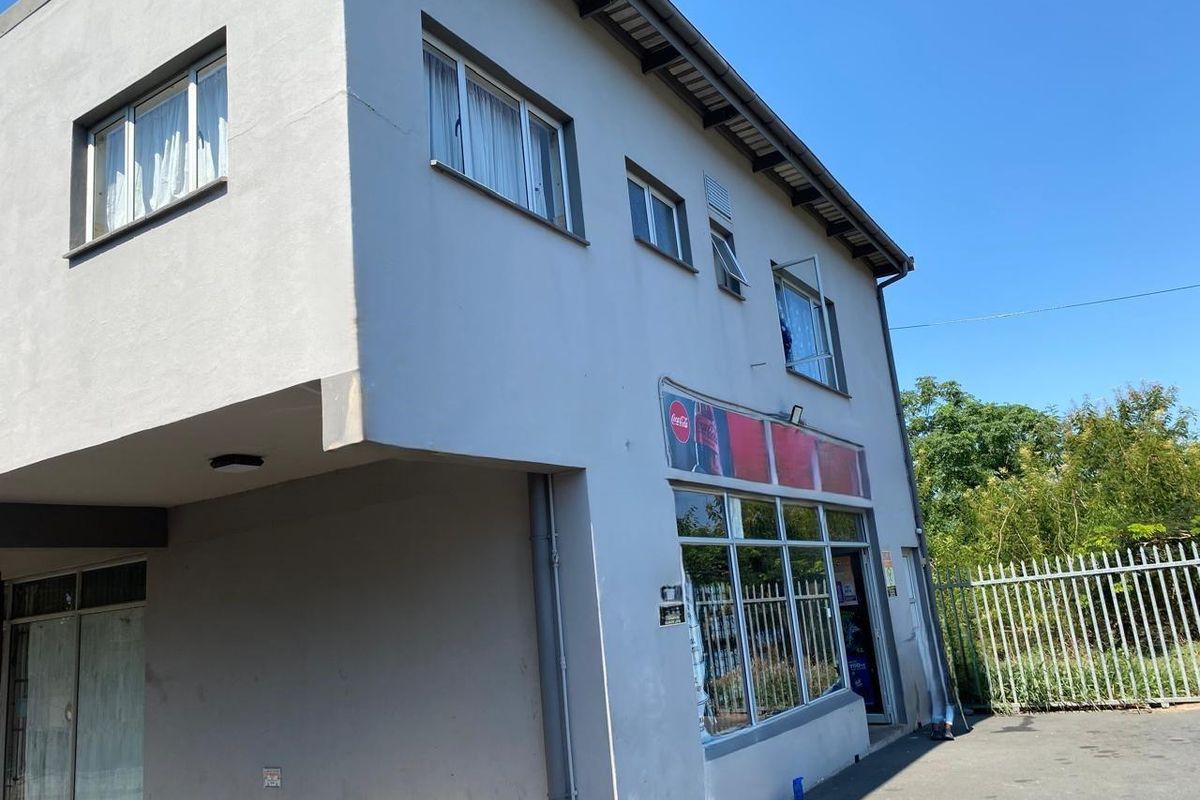 Modern Comforts and Prime Location! - Photo 3