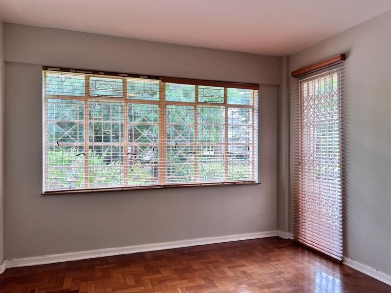 A BEAUTIFUL TWO BEDROOM PET FRIENDLY APARTMENT - Photo 7