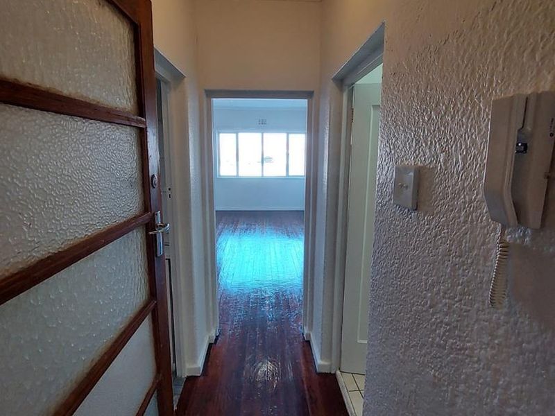 Bachelor Apartment for Rent in Mowbray - Photo 2