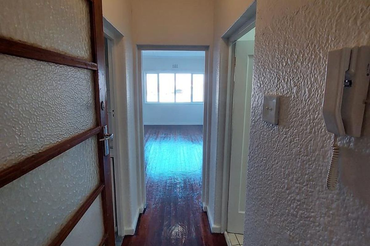 Bachelor Apartment for Rent in Mowbray - Photo 2
