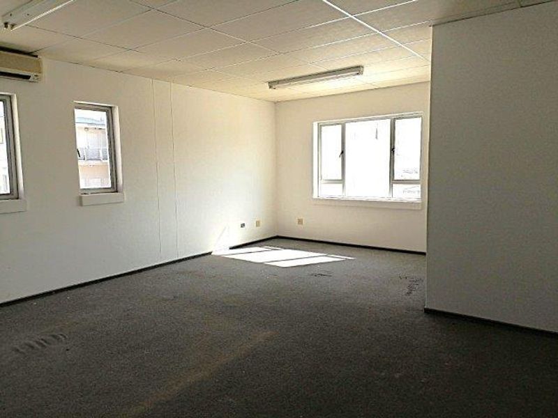 Office Space For Rent in Windhoek Central - Photo 2