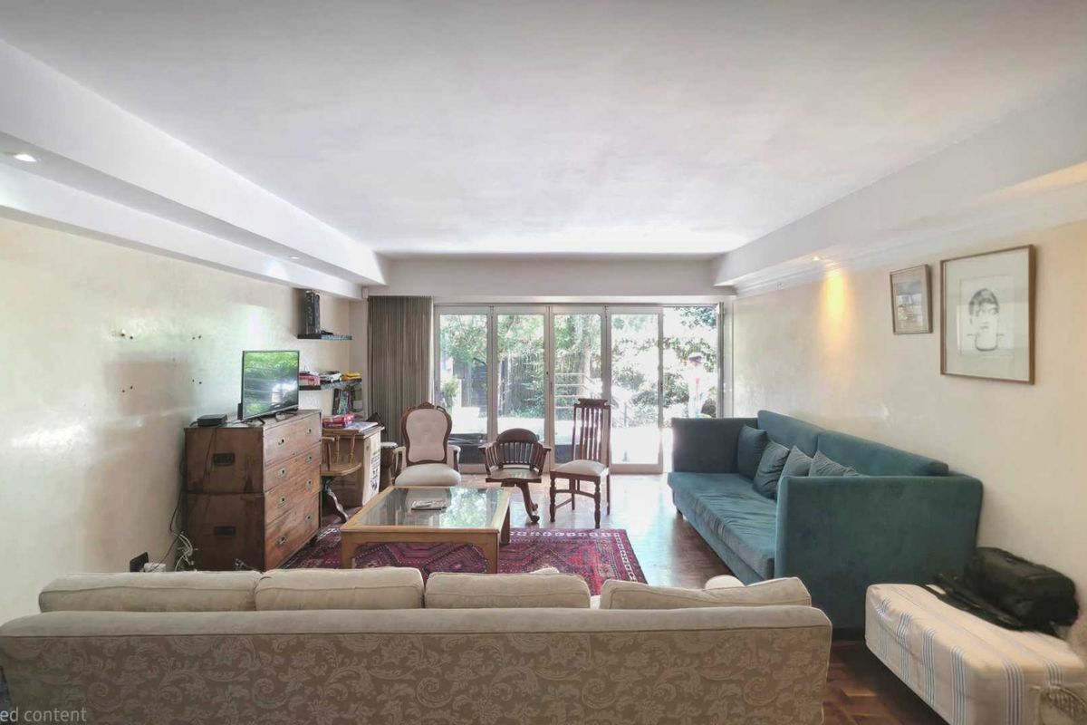 Ground floor 3 Bedroom Apartment with lots of private and communal gardens - Photo 4