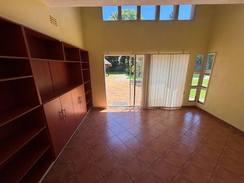 Huge Family Home For Sale - Photo 6