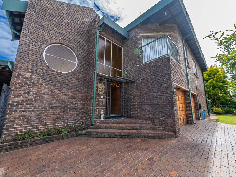 5 Bedroom double story for Sale in Farrarmere - Photo 5