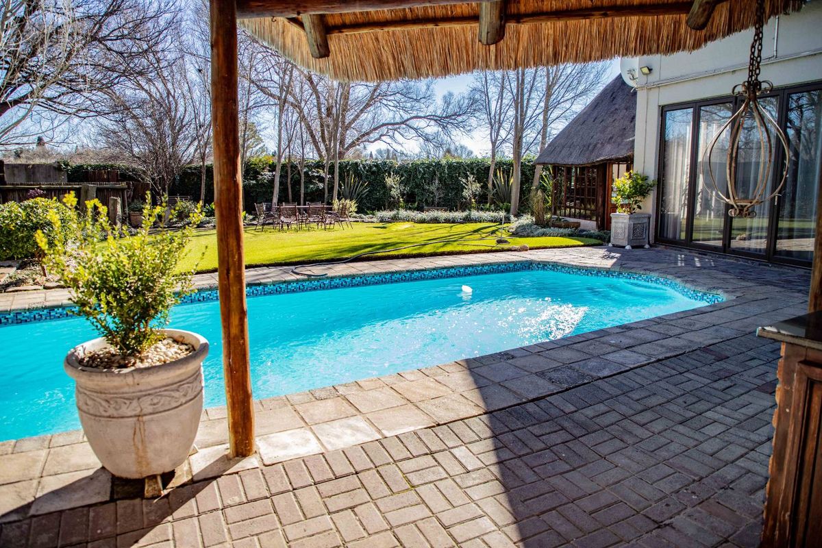 Exceptional Double-Storey Guesthouse for Sale – A Prime Investment Opportunity - Photo 5