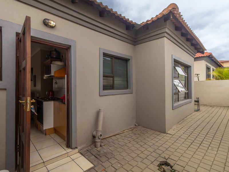 Modern Comfort Meets Secure Lifestyle Living - Photo 2