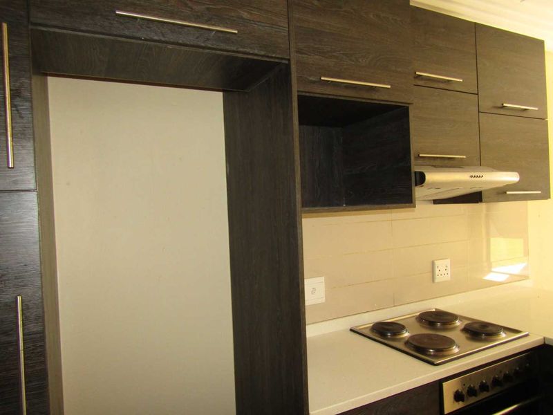 Lifestyle Living Lock Up And GO - Photo 2