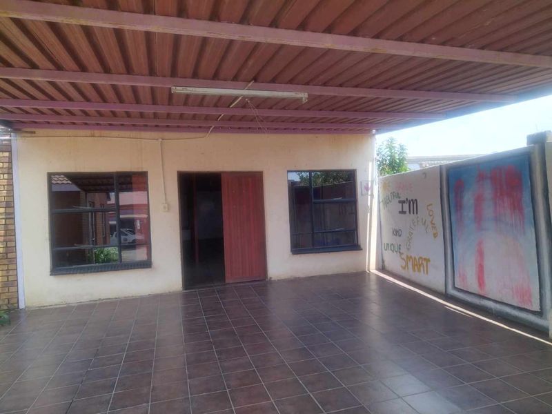 Offices to rent in Soshanguve HH - Photo 3