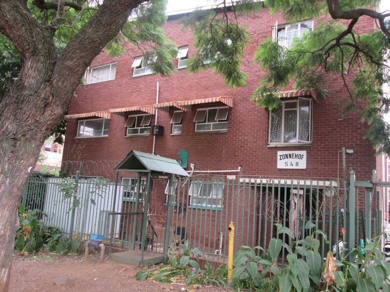 BEAUTIFUL AND NEAT [2.5] TWO AND HALF BEDROOMS FOR SALE IN MUCKLENEUK [PTA ] - Photo 2