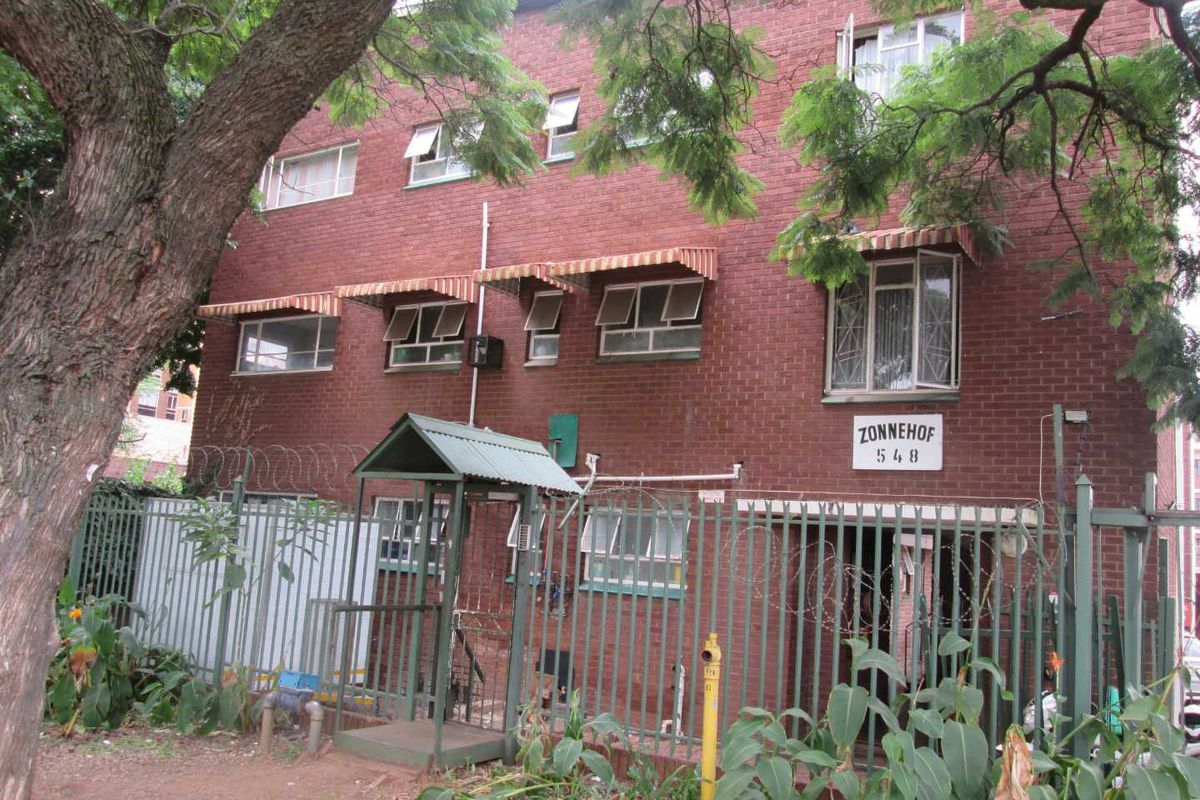 BEAUTIFUL AND NEAT [2.5] TWO AND HALF BEDROOMS FOR SALE IN MUCKLENEUK [PTA ] - Photo 2