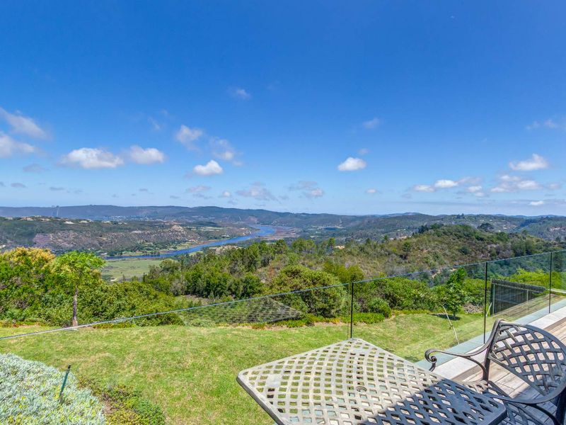 Modern, Industrial Farmhouse with Ravine views - Photo 8