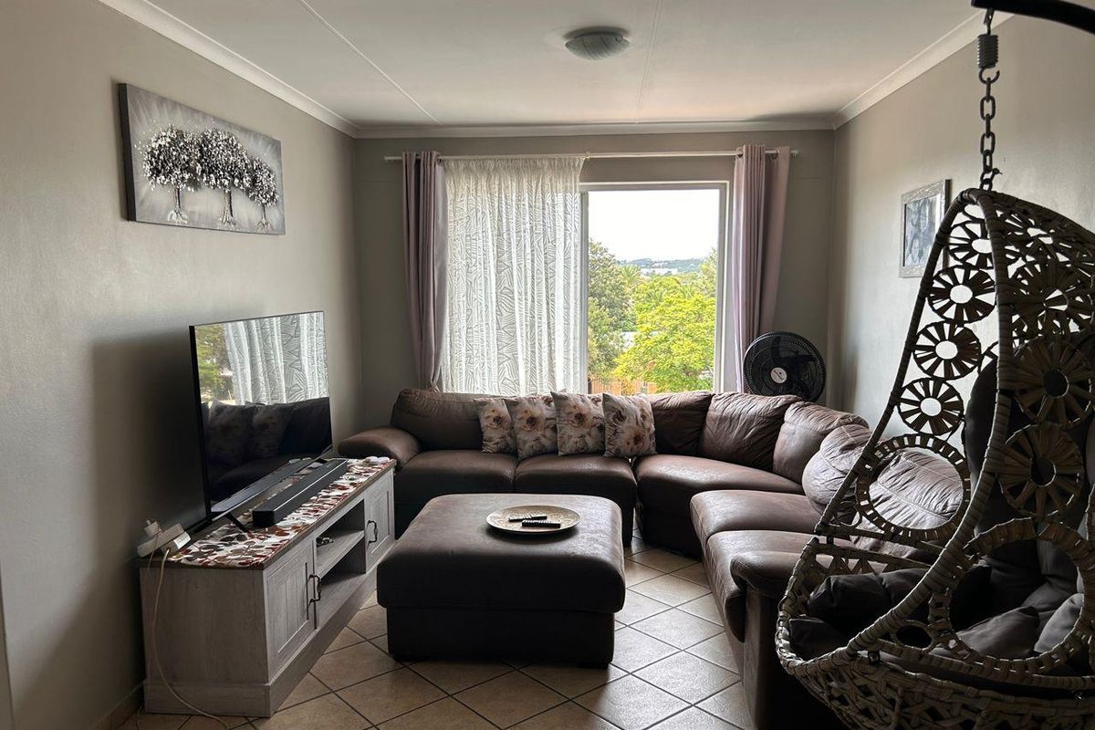 Newly couple or Young Professionals - Photo 4