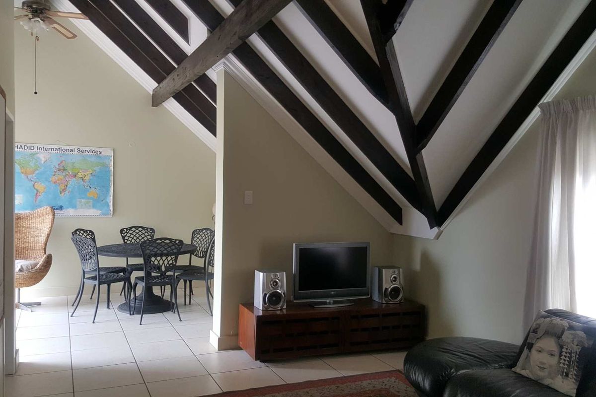 Stunning Penthouse double volume overlooking the golfcourse - Photo 3