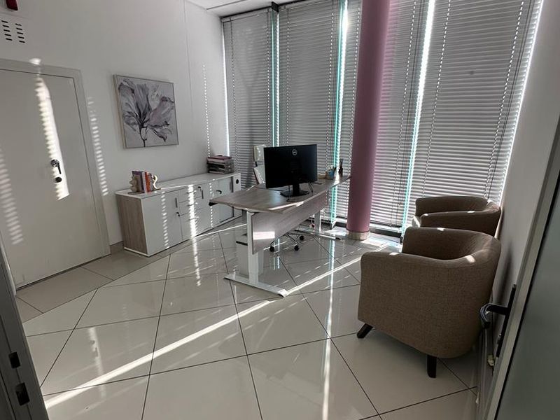 Office in Southern Industrial - Photo 8