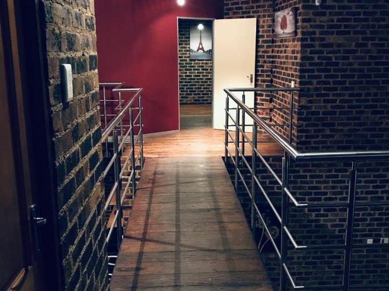 SOHO LOFT LIVING AT IT'S BEST. - Photo 9