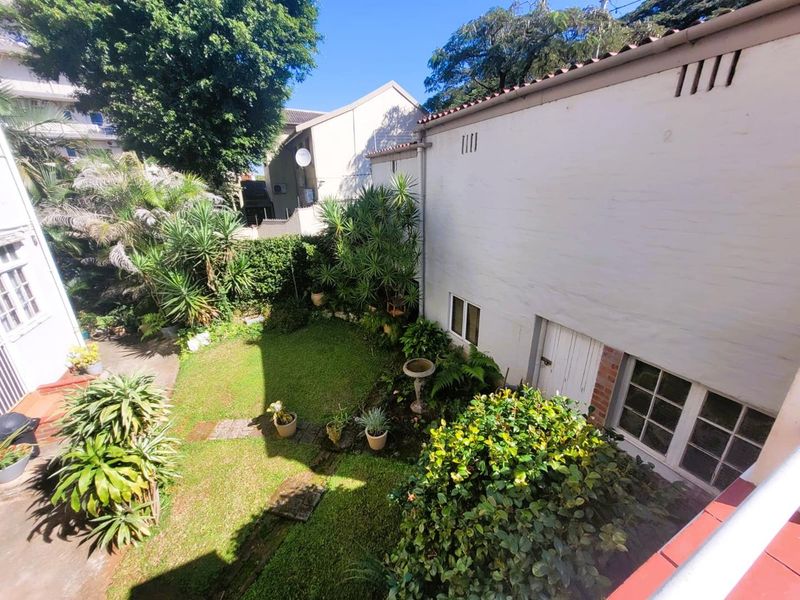 Spacious 2 Bedroom apartment close to schools and shops - Photo 2