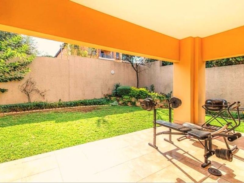 Luxury Family Living in Prestigious Khyalami AH, Midrand Welcome to this exceptional 4-bedroom home nestled in the highly sought-after and secure Khyalami AH - Photo 5