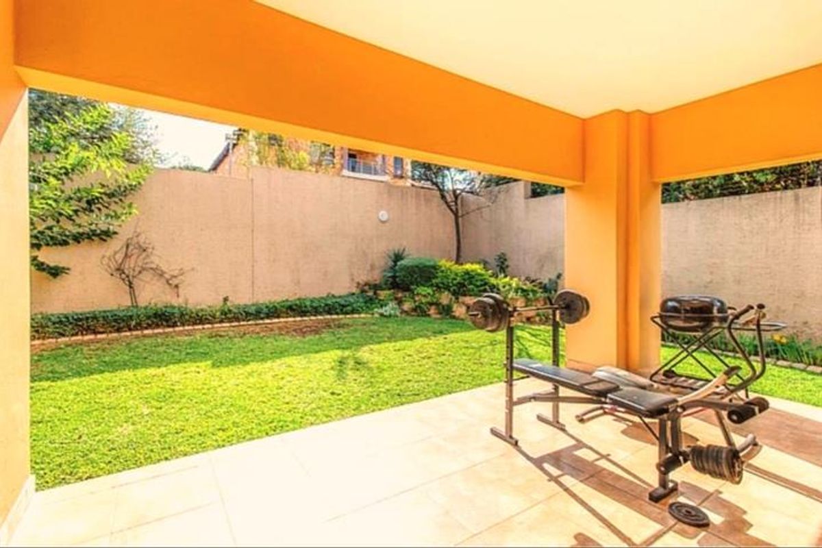 Luxury Family Living in Prestigious Khyalami AH, Midrand Welcome to this exceptional 4-bedroom home nestled in the highly sought-after and secure Khyalami AH - Photo 5