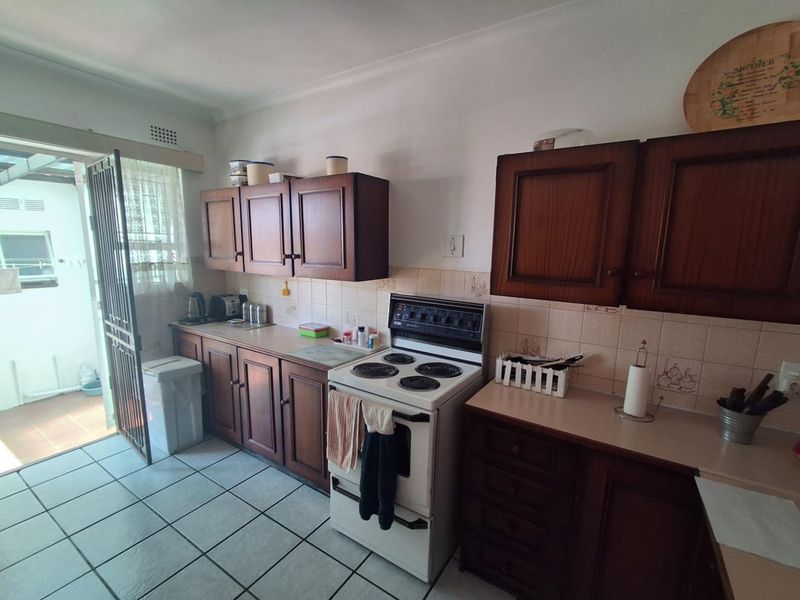 PET FRIENDLY CHARMING TOWNHOUSE - MULBARTON - Photo 5