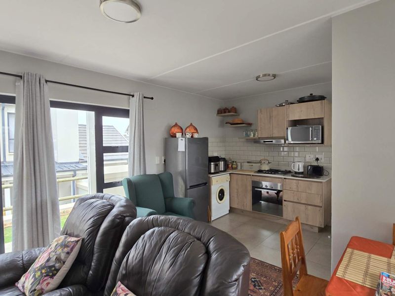 Charming Ground Floor Unit in Hartland Lifestyle Estate - Photo 10