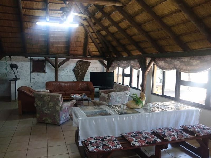 This beautiful smallholding is situated about 10km North of Okahandja on the Hochveld Road. This property truly does have it all, and then some...... - Photo 5