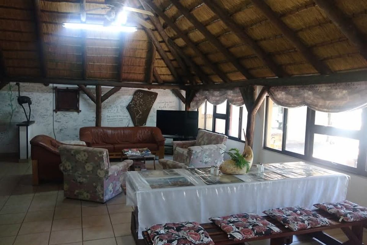 This beautiful smallholding is situated about 10km North of Okahandja on the Hochveld Road. This property truly does have it all, and then some...... - Photo 5