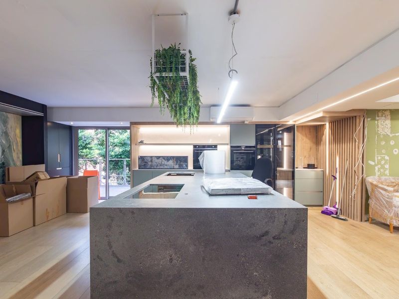 Retail/office space to let at DoubleTree by Hilton - Photo 2