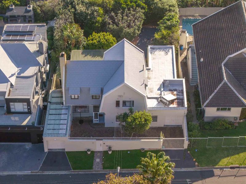 Charming Family Home in Camps Bay - Photo 6