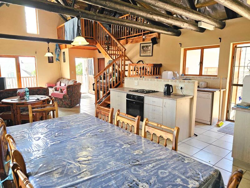 Five bedroom family home for sale in Stilbaai-Wes. - Photo 6