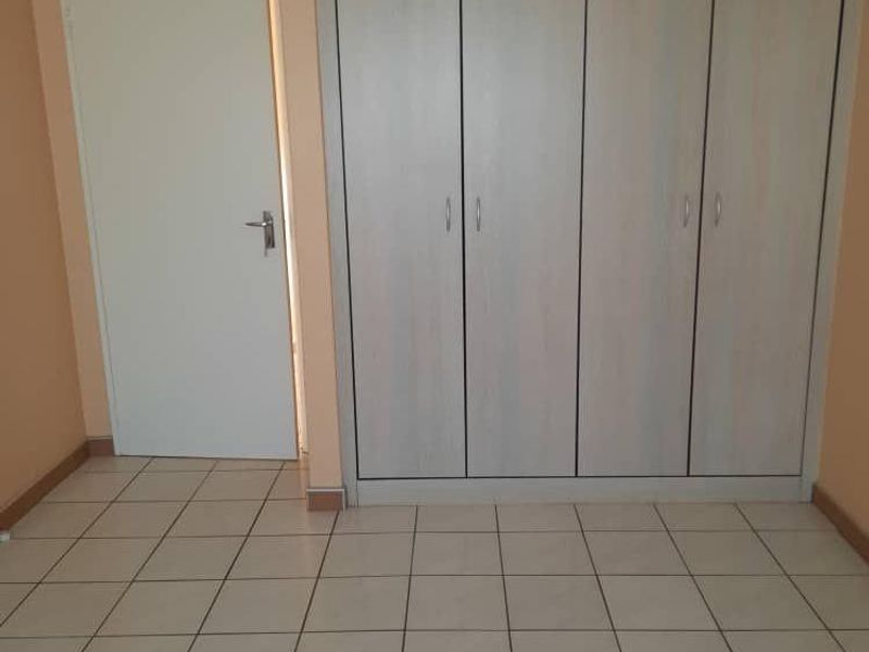 🏡 FOR SALE: Modern Townhouse in Olympia – NAD 3,255,000 (Negotiable, Excl. Costs) - Photo 8