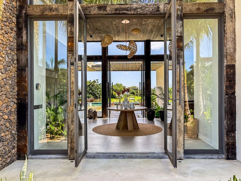 The Pinacle of Estate Living - Photo 1