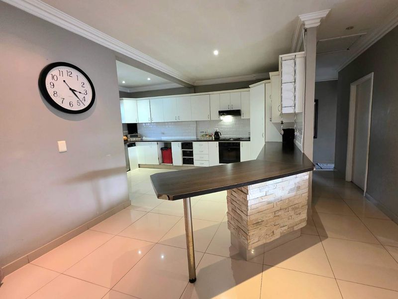 Single Storey, 3 Bedroom Townhouse in Aintree Lane For Sale - Photo 7