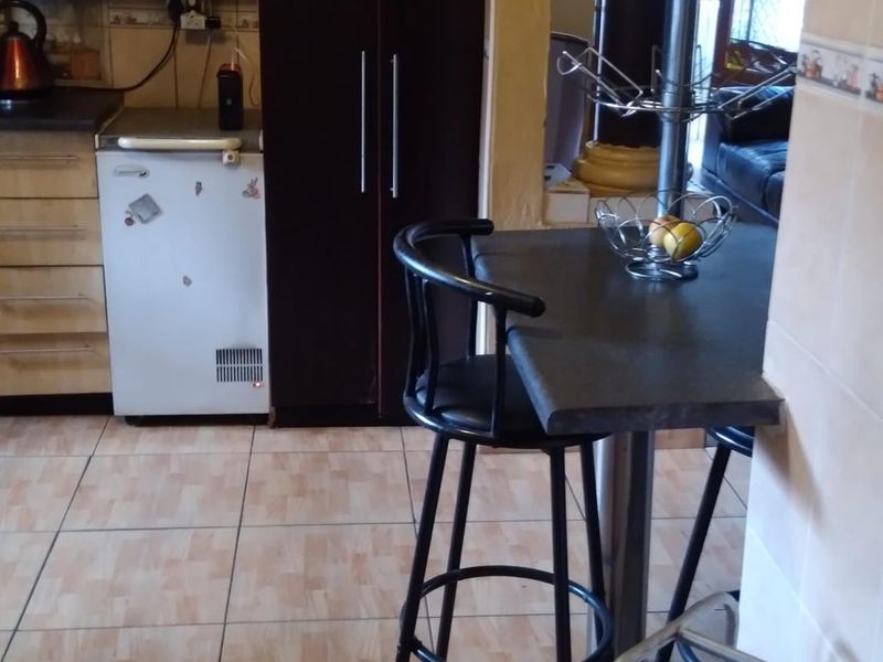 Two bedrooms house with two outside rooms for sale in Atteridgeville - Photo 4