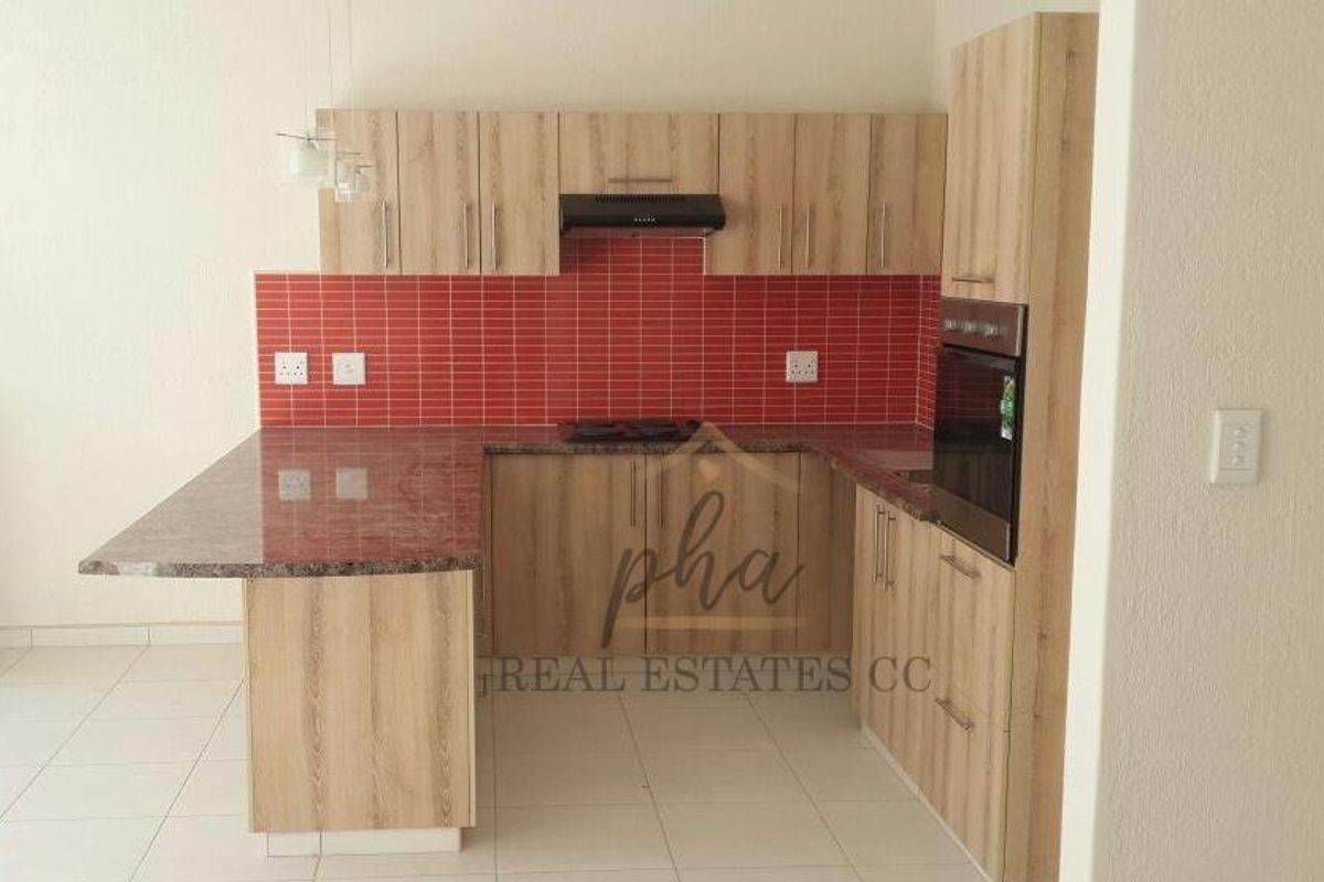 Cosy 3 bedroom Townhouse for sale in Meersig, Walvis bay selling for N$1 360 000.00 - Photo 5