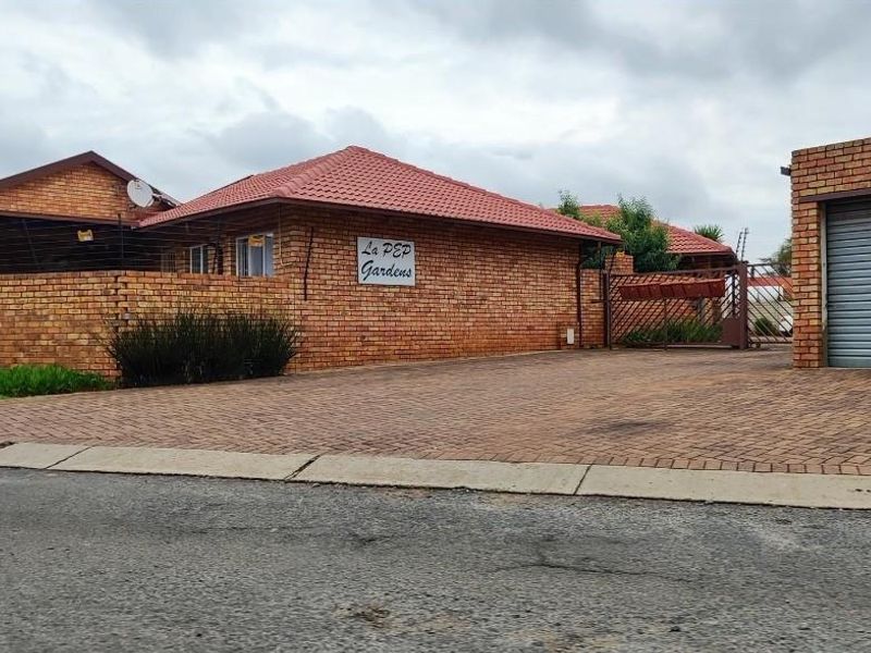 Simplex Townhouse - Photo 3