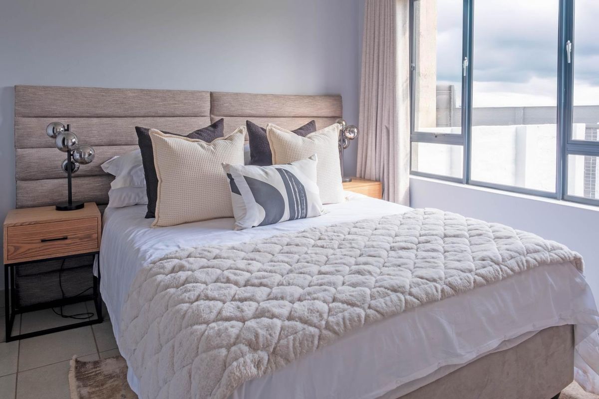 Brand New 2 Bed 2 Bathroom ultra-modern Apartment. Invest now!t! - Photo 5