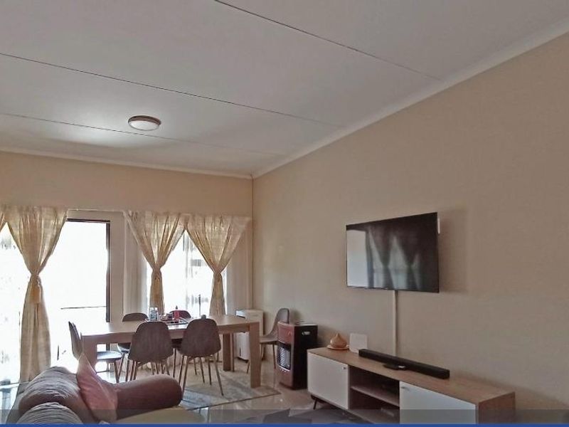 3 Bedroom House - Photo 6