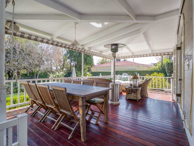 CHARACTER 5 BEDROOM HOME IN FOURWAYS GARDENS - Photo 7