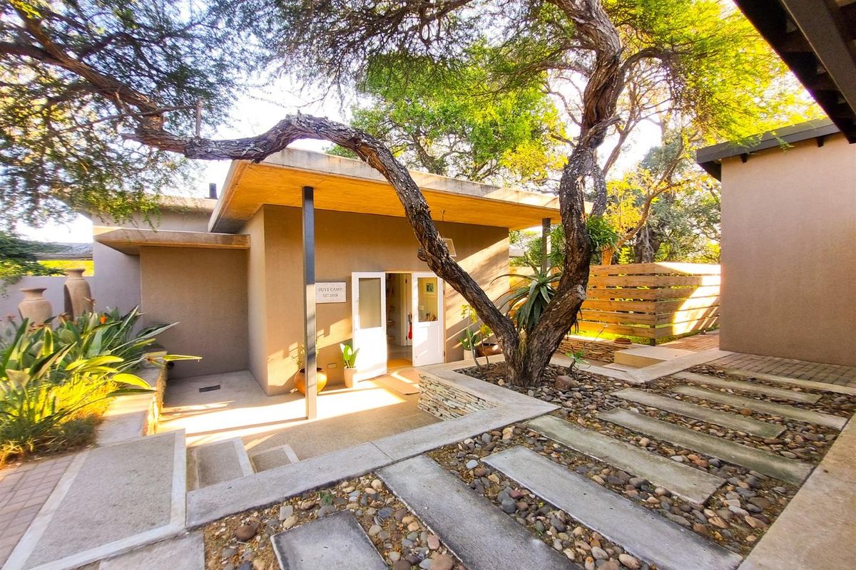 Exceptional property in prime location - Photo 3
