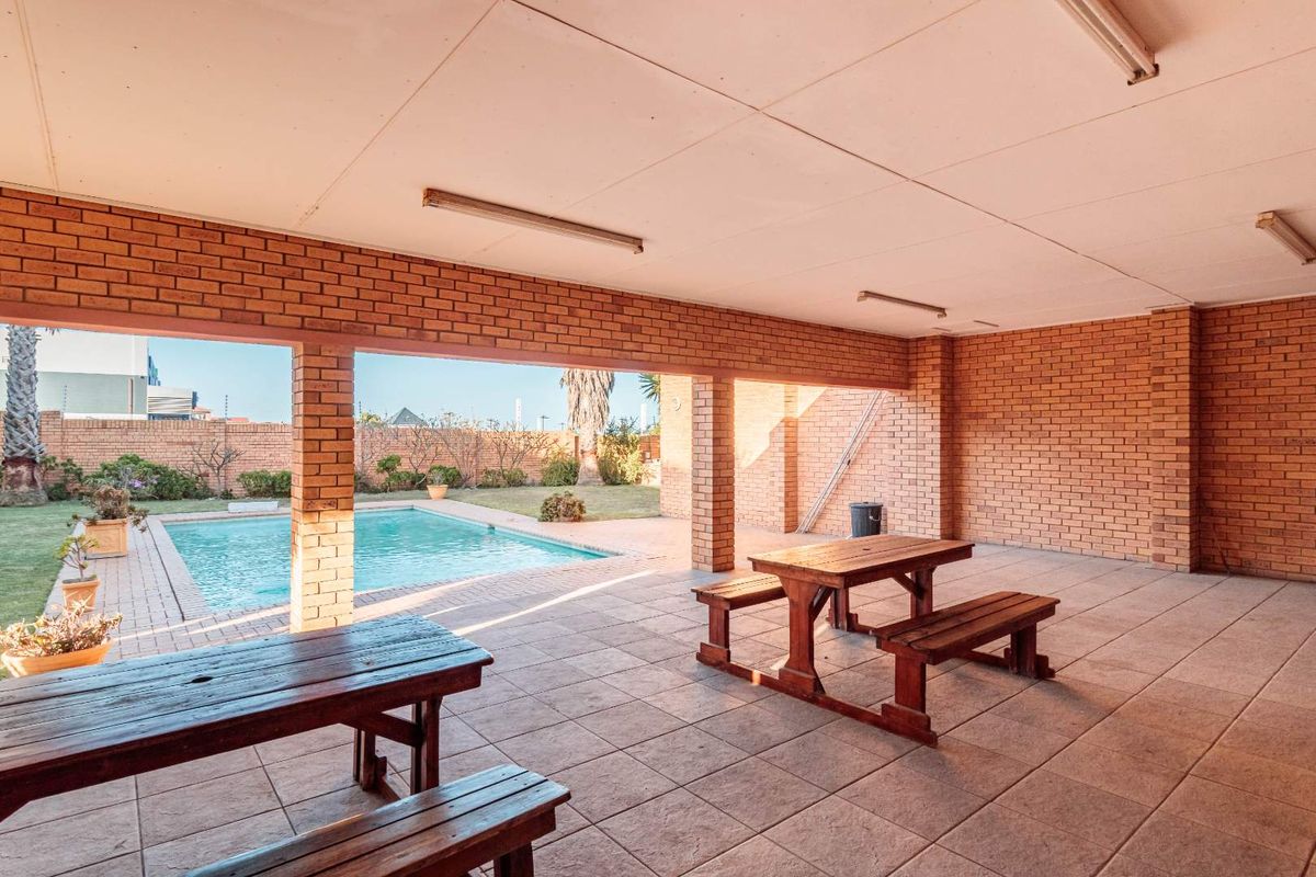 Calling Investors/First time buyers: Loft Apartment - Bluewater Bay - Photo 3