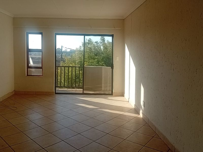 A SPACIOUS APARTMENT - Photo 4