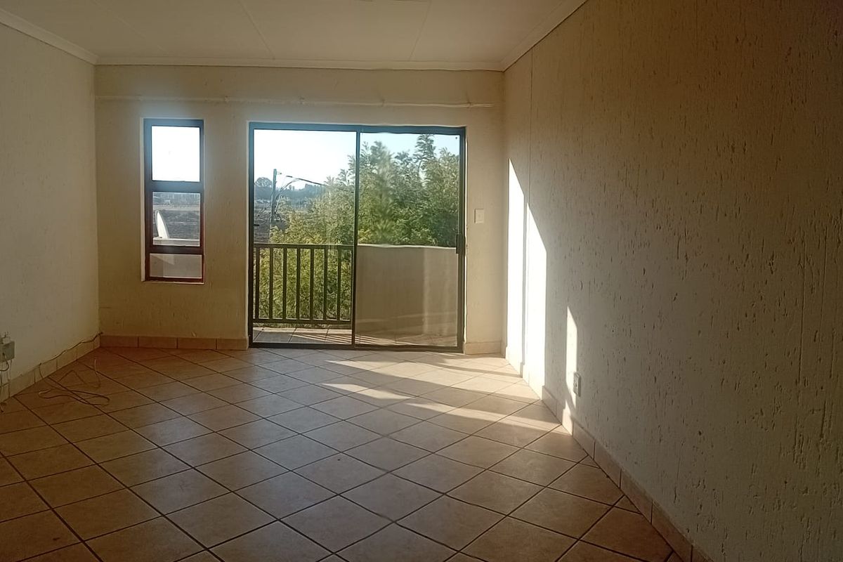 A SPACIOUS APARTMENT - Photo 4