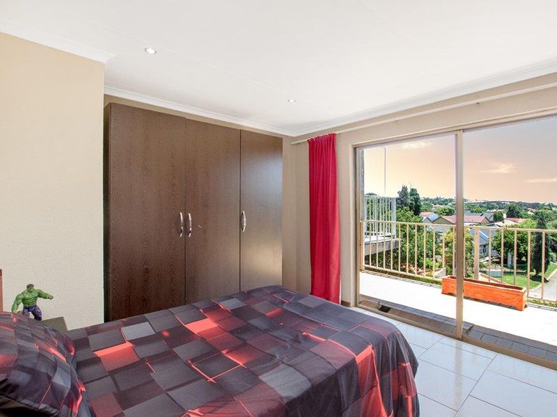 Lovely 3 bedroom 2 bathroom duplex unit for sale in Silverfields Krugersdrop - Photo 10